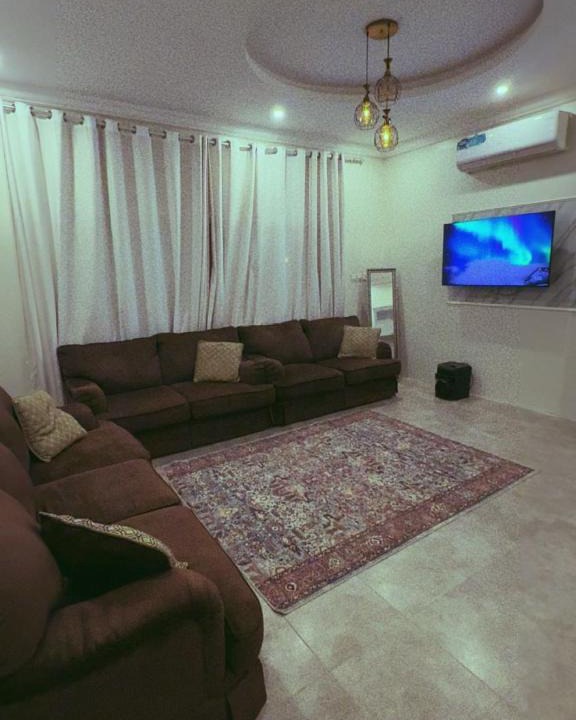 Yanbu Apartment | استراحة لورا الفندقية