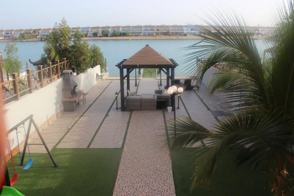 Sari Street Villa | شاطئ السعادة- درة العروس