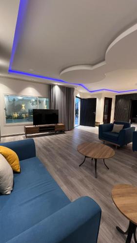 Unaizah Ski Chalet | شالية a1
