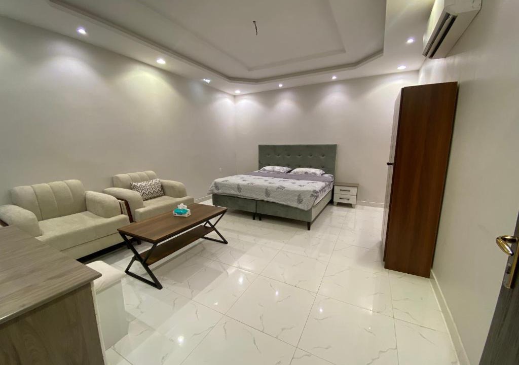 Al Kura Apartment | شقة غرفة نوم واسعة ودورة مياه في الحمدانية j7