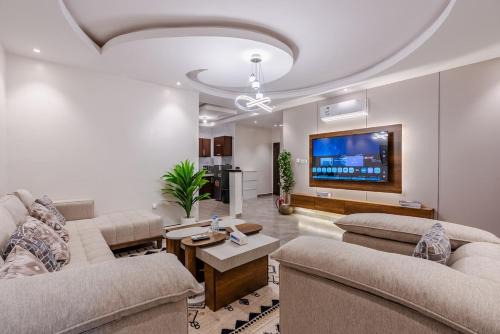 Jeddah Apartment | شقة غرفتين وصالة ومطبخ بتصميم جميل وانيق An apartment with two rooms, a living room, and a kitchen with a beautiful and elegant design