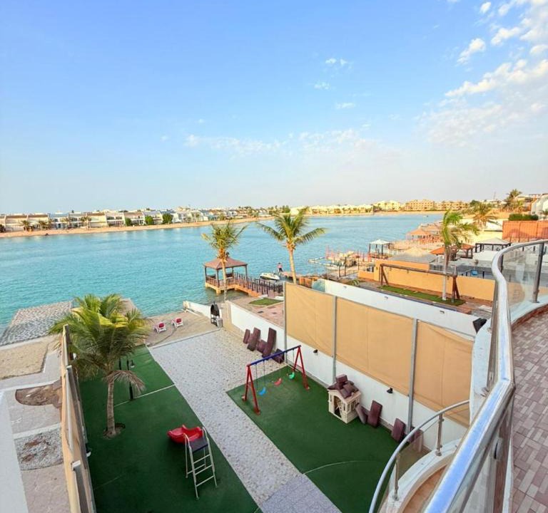 Dhahban Ski Chalet | فيلا السعادة بشاطي خاص درة العروس