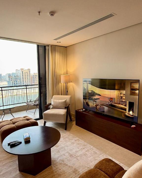 Al Khobar Apartment | 2BR sea view75TV Self Check in Cinem