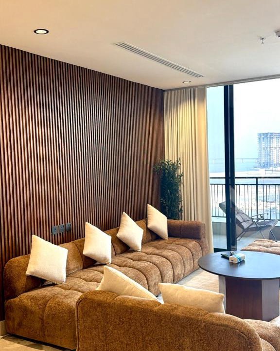 Al Khobar Apartment | 2BR sea view75TV Self Check in Cinem