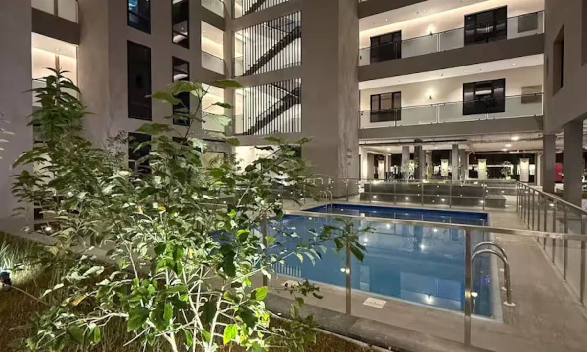Al Khobar Apartment | 5 mins to the sea ~1BR luxury apartment ~Pool ~ Fast Wi-Fi