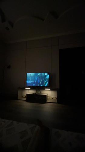 Al-Hamra'a Apartment | Apartment with bed room and salon