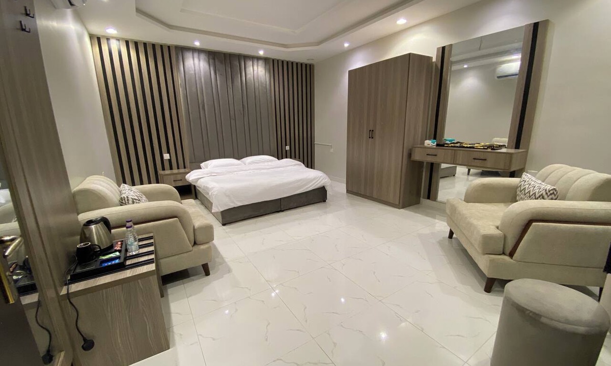 Al Kura Apartment | Avenor Apartment J8 – Luxury 1-Bedroom with Private Bathroom | Al Hamdaniyah