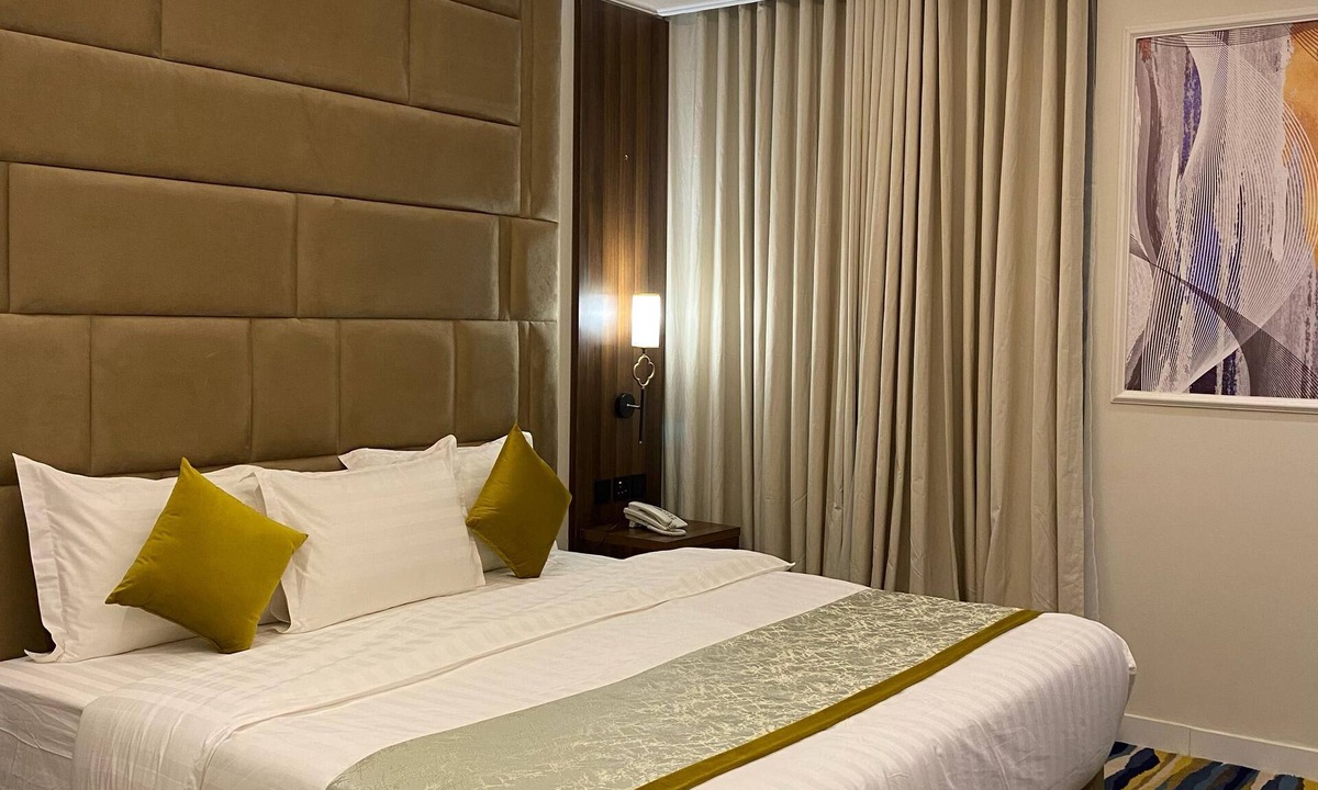 Medina Hotel | Diamond Corners Circular Hotel