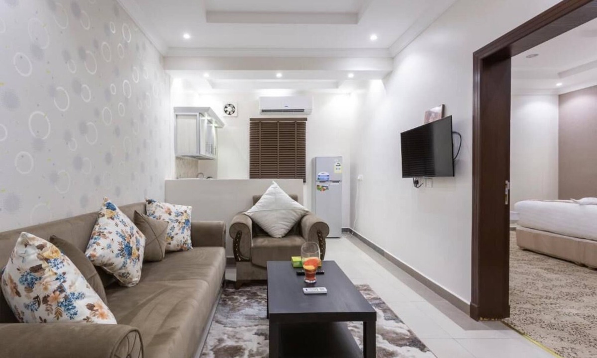 Hera Street Apartment | Dior inn apartments