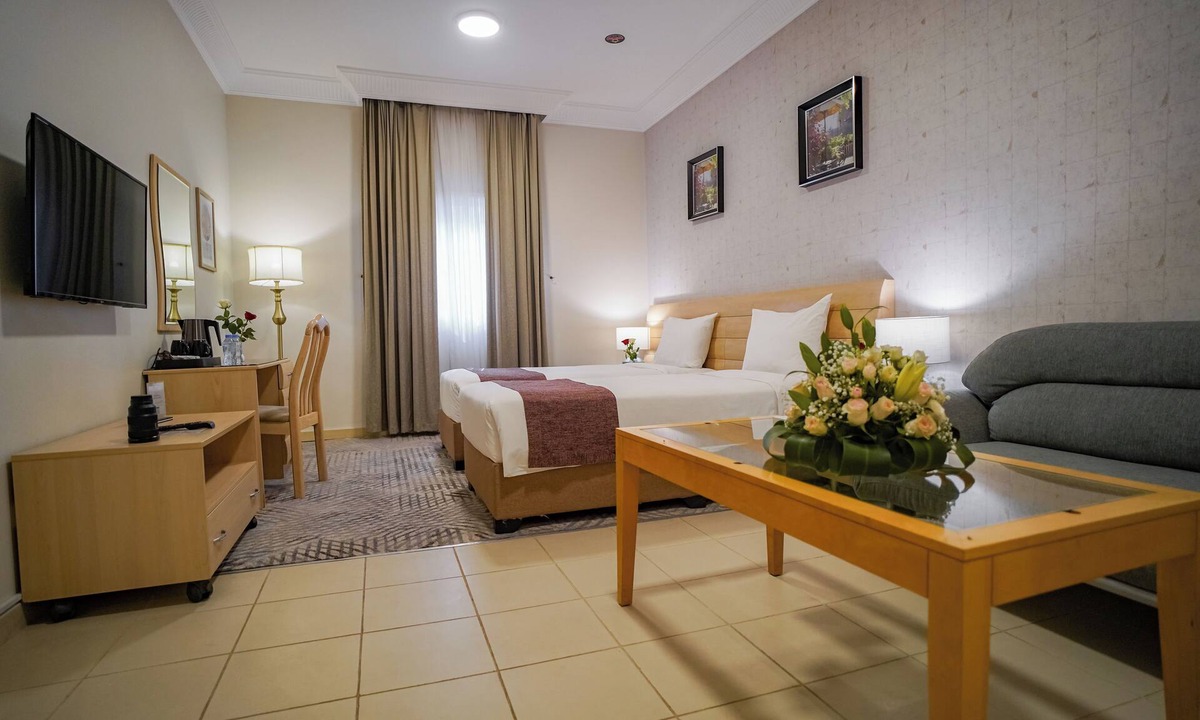 Al Aziziyah Hotel | EMMAR AL NOOR