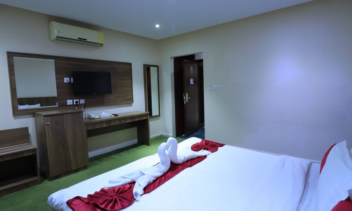Al Aziziyah Hotel | Golden Aziziyah