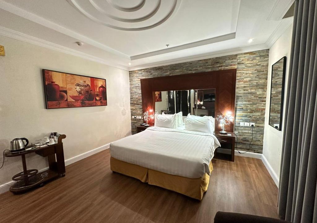 Sari Street Apartment | Loren Served Apartments Al Salamah - Economic
