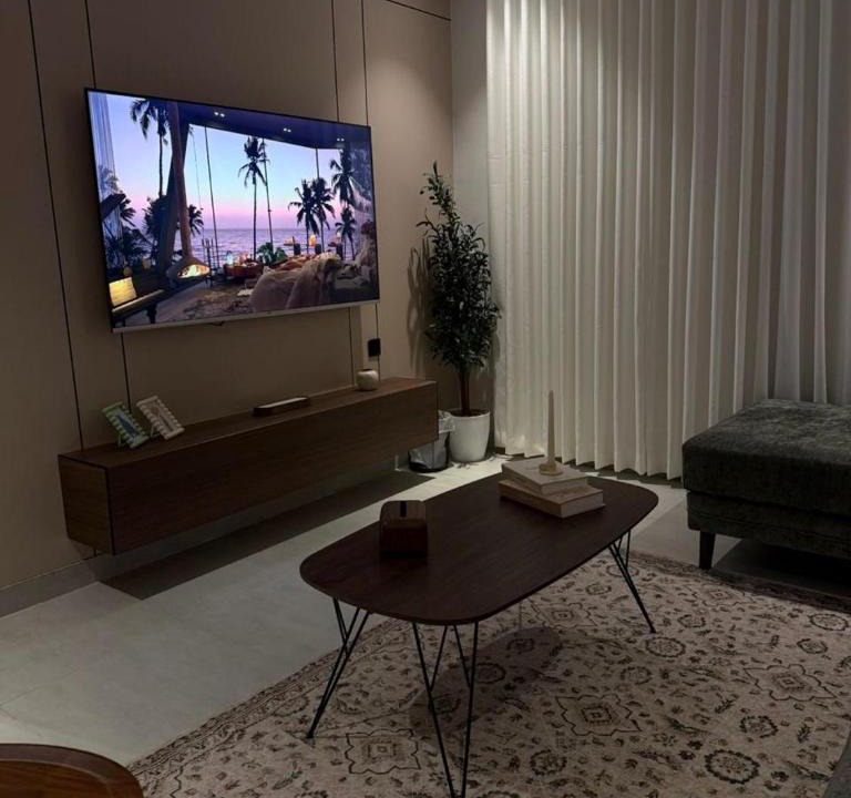 Qurish Street Apartment | Luxury apartment room and lounge