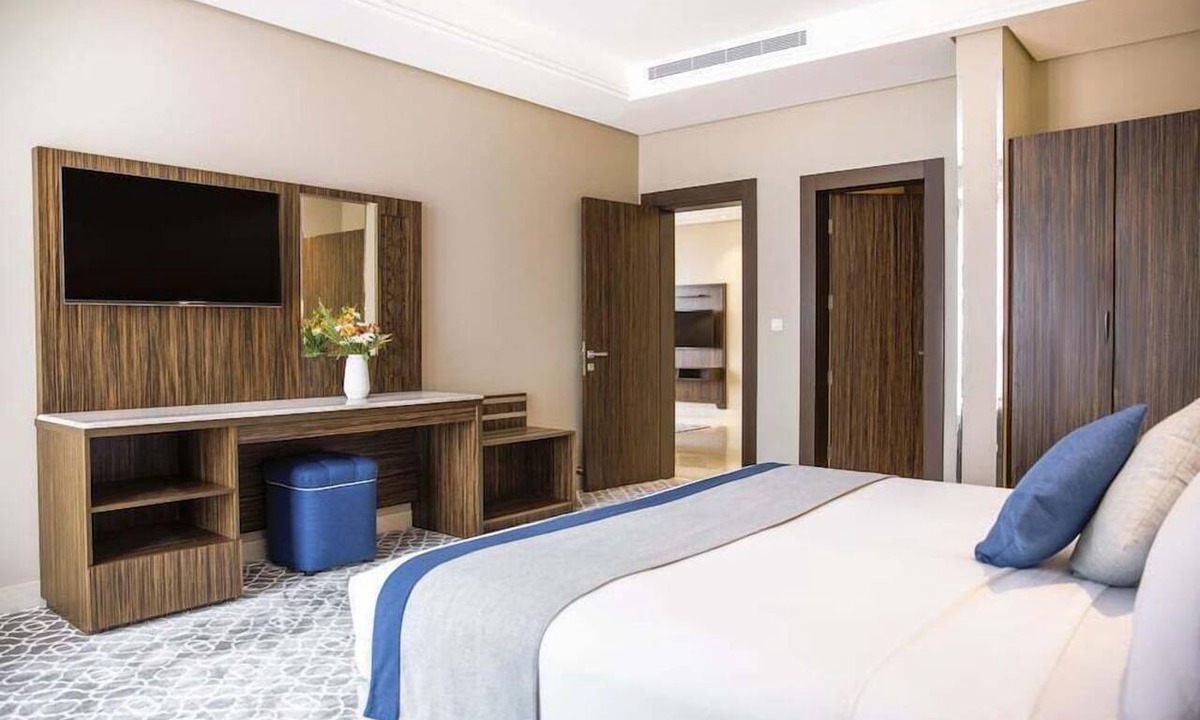 Hera Street Hotel | Swiss Blue Heraa