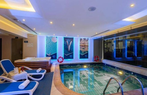 Al-Hamra'a Hotel | 100 m² Hotel ∙ 127 guests