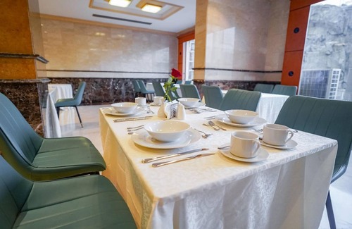 Al Aziziyah Hotel | 100 m² Hotel ∙ 5 bedrooms ∙ 15 guests