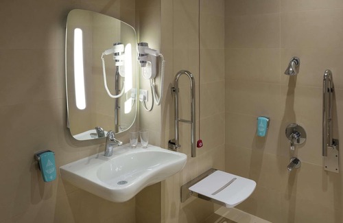 King Abdul Aziz Road Hotel | ibis Jeddah Malik Road