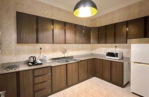 Sari Street Hotel | loren serviced Apartment Alslamah