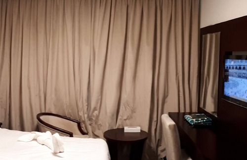 Al Andalus Hotel | Wahat Al Refa Hotel