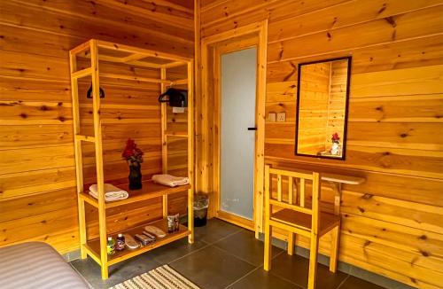 Dhahban Ski Chalet | أكواخ الخليج - Gulf Cottages
