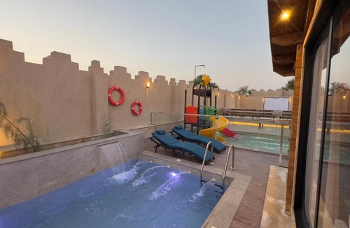 Dhahban Ski Chalet | أكواخ سدره