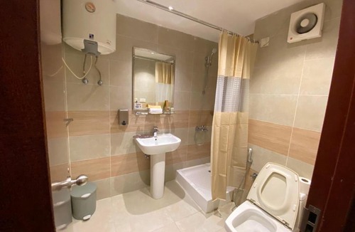 Yanbu Al Sinaiyah Hotel | اجنحة روشان للشقق المخدومة