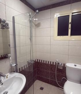 Batha Quraysh Hotel | التاج ثلاثة الفندقية