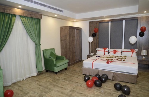 Qurish Street Hotel | العنقود الأحمر Lavana- حي السلامة