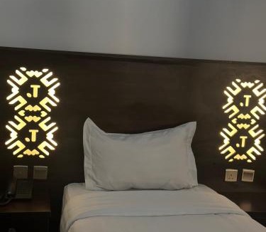 Al Aziziyah Hotel | جار البيت الفندقية