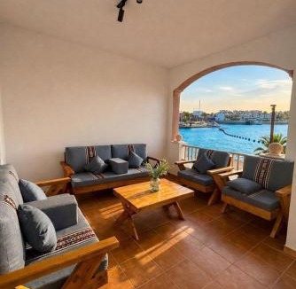 Durrat Al-Arous House | درة العروس شاليهات الحمراء الفاخرة