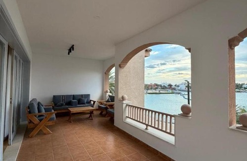 Durrat Al-Arous House | درة العروس شاليهات الحمراء الفاخرة