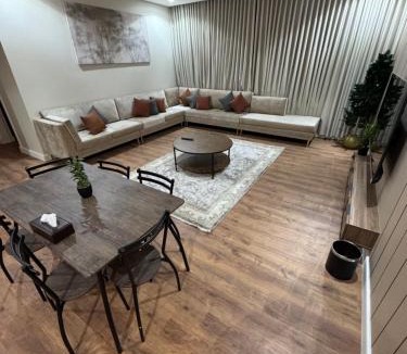 Taif Apartment | دور أرضي راقٍ بأثاث أنيق