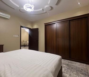 Hera Street Apartment | سويت غرفتين وصالة مميز