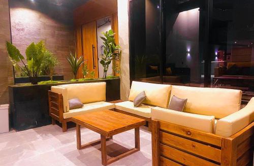 Dhahban Ski Chalet | شاليهات سي سايد