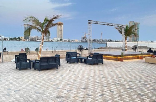 Al Kura Ski Chalet | شاليه ارض السعادة 2 اطلالة بحرية