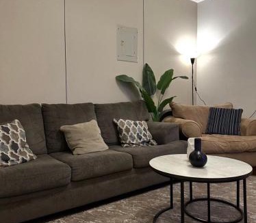 Al Mubarraz Apartment | شقة أنيقة هادئه غرفتين نوم و صاله بدخول ذكي