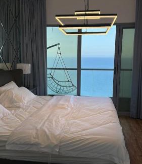 Ash Shati Apartment | شقة بإطلالة على البحر في برج داماك