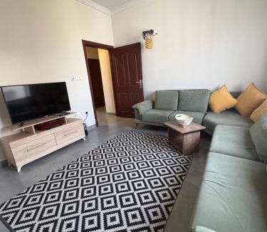 Palestine Street Apartment | شقة جدة