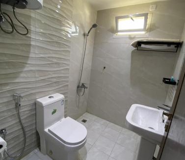 Medina Apartment | شقة راقية 3 غرف نوم وصالة ومطبخ وحمامين حي باقدو a1