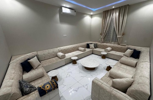 'Asir Apartment | شقة فاخرة بغرفتي نوم ومجلس وصالة مع حوش خاص كبير