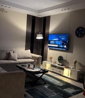Al Khobar Apartment | شقة فاخره غرفه وصاله واسعه طاولة طعام