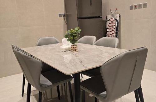 Shihar Apartment | شقة فندقية مدخل خاص مجلس وصالة وثلاث غرف نوم