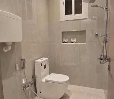 Shihar Apartment | شقة فندقية مدخل خاص مجلس وصالة وثلاث غرف نوم