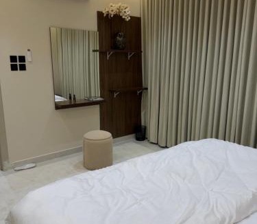 Buraydah Apartment | شقة مودرن غرفة وصالة
