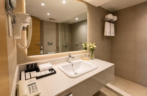 Unaizah Hotel | شير فل