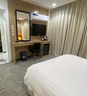 Al Kura Apartment | غرفة وصالة فندقية