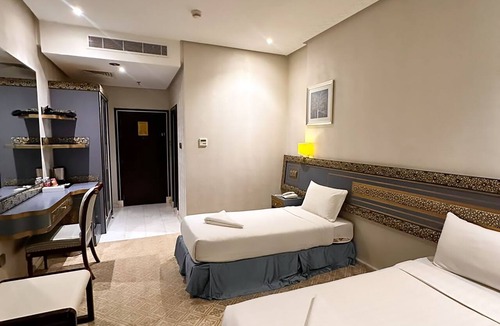 Al Aziziyah Hotel | فندق تلال اليقين