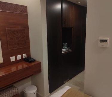 Al Aziziyah Hotel | فندق رفاهية العزيزية