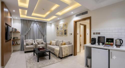 Abu Arish Hotel | فندق صالح