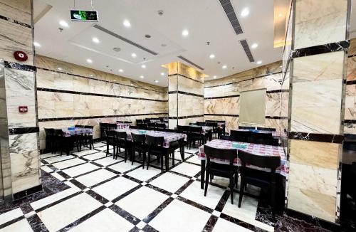 Al Aziziyah Hotel | فندق مسارات المحبس